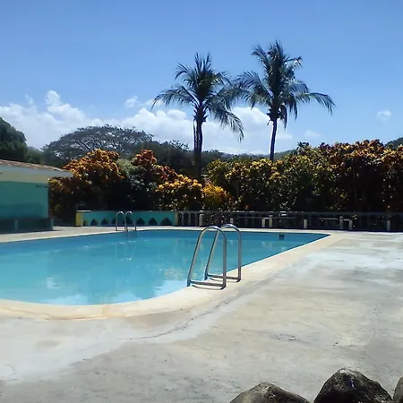 Cabinas Chale Hotel